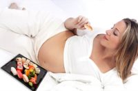 7 небезпечних для вагітних страв