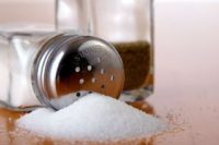 Розлади  від надмірного споживання солі проявляються у вигляді різних недуг